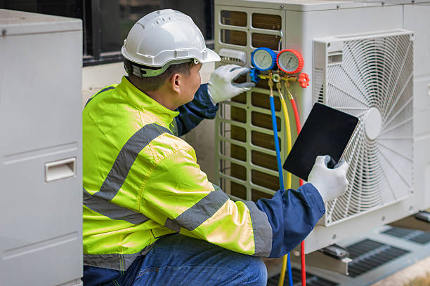 Professional Hvac technician working in Woodstock, GA